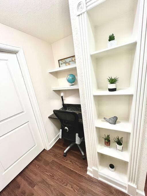 Luxury 1Bedroom/Pool View/ Galleria W/Study Desk 休斯敦 外观 照片