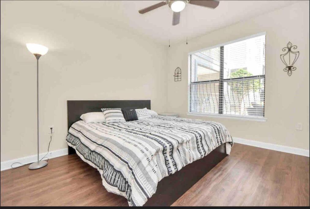Luxury 1Bedroom/Pool View/ Galleria W/Study Desk 休斯敦 外观 照片