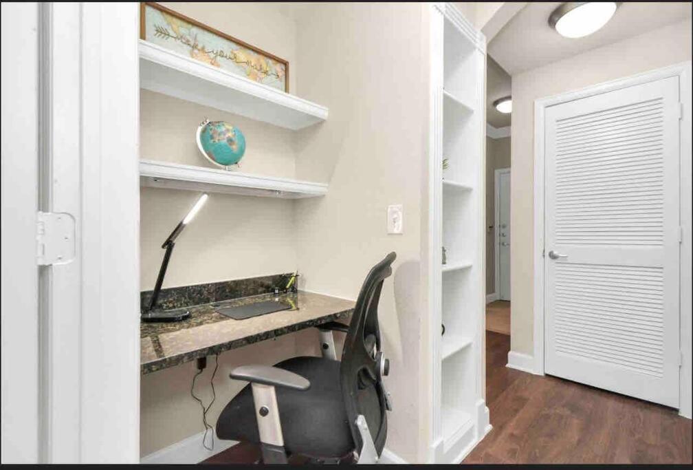 Luxury 1Bedroom/Pool View/ Galleria W/Study Desk 休斯敦 外观 照片