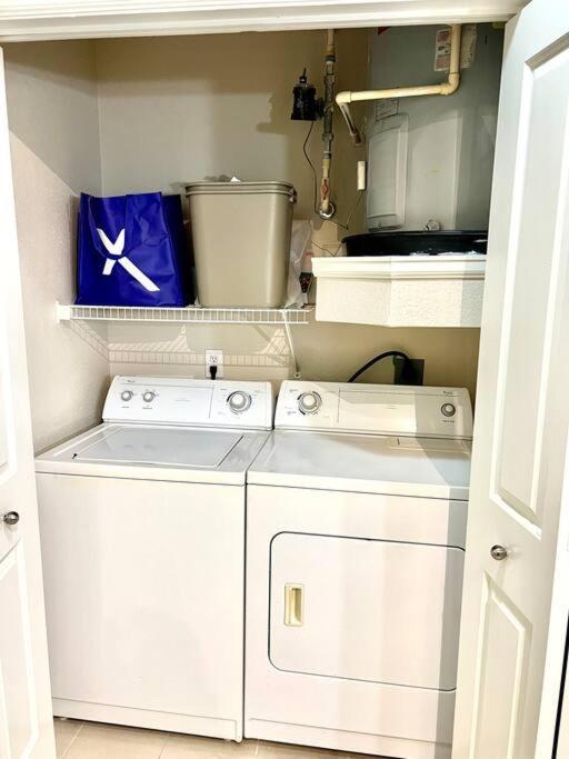 Luxury 1Bedroom/Pool View/ Galleria W/Study Desk 休斯敦 外观 照片